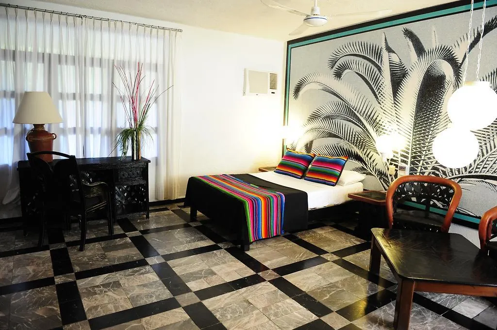 *** Hotel Maya Del Mar On Fifth Avenue Playa del Carmen Mexico